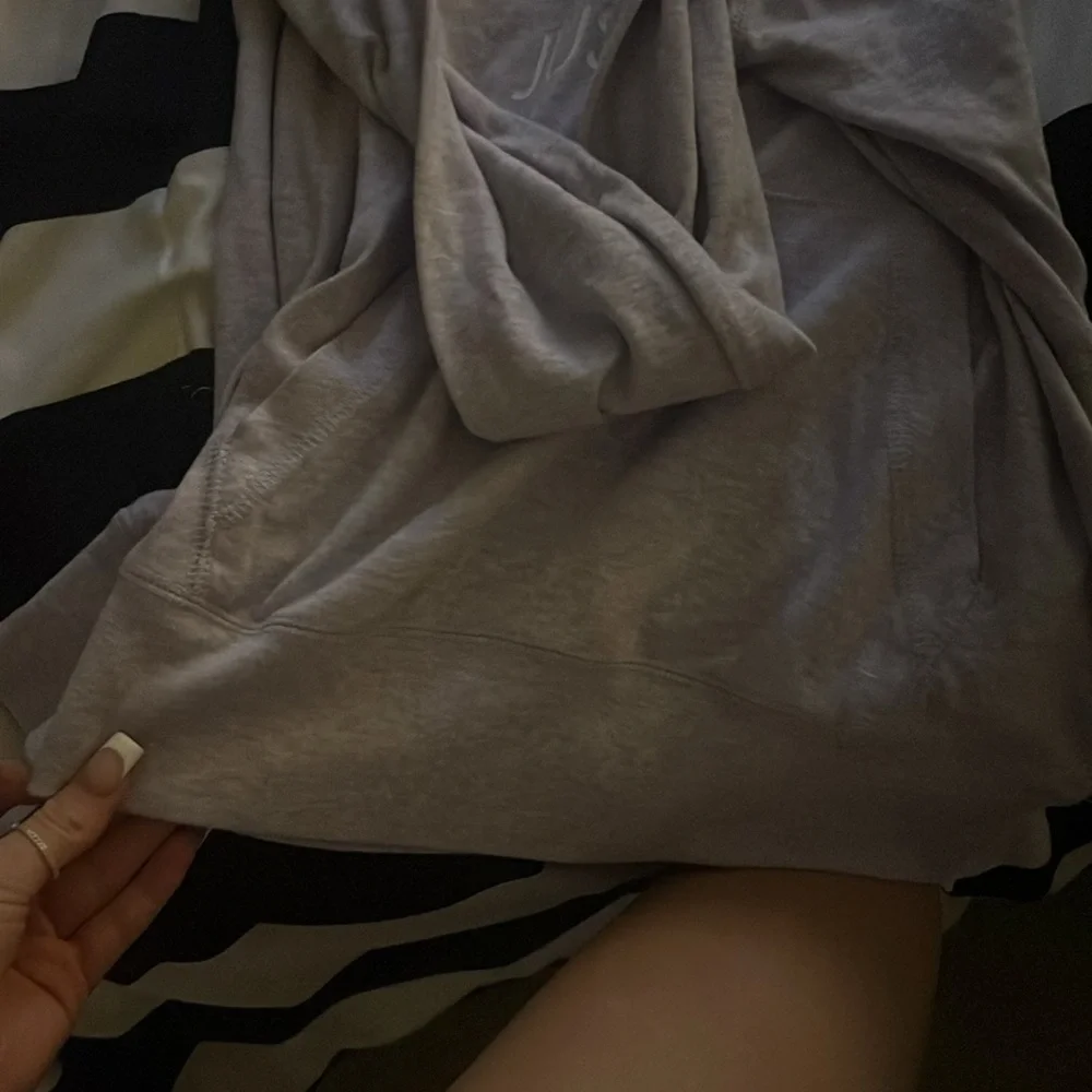 LAVENDER NIKE HOODIE - Picture 5 of 5